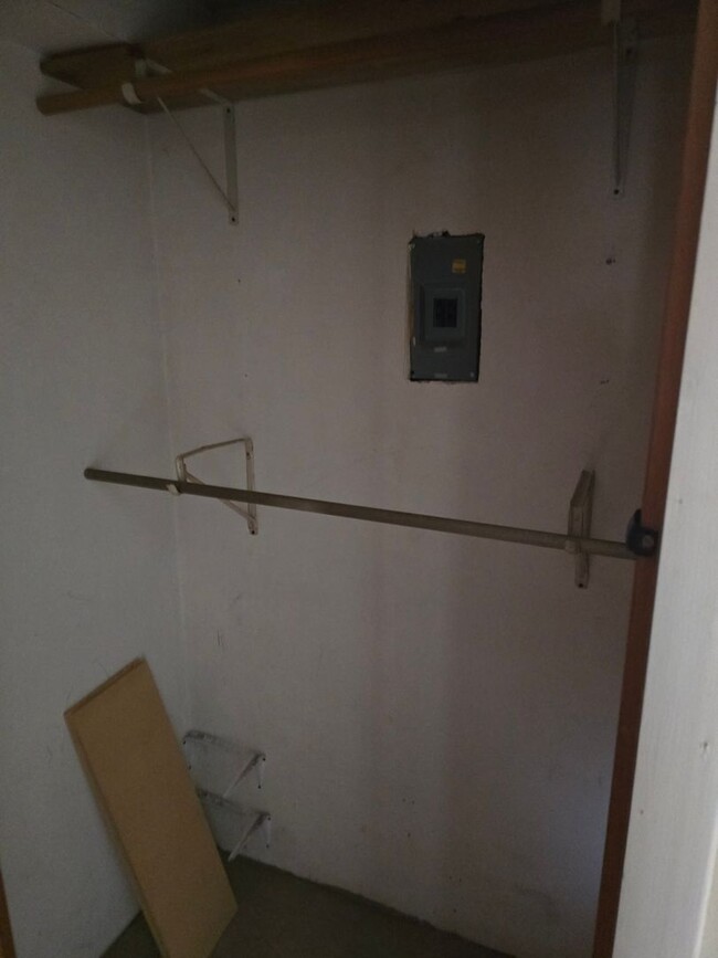 Building Photo - 3 Bedroom 2 Bathroom for $1350.00