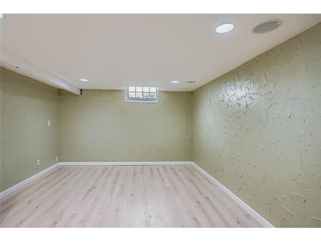 Building Photo - 837 Bidwell St