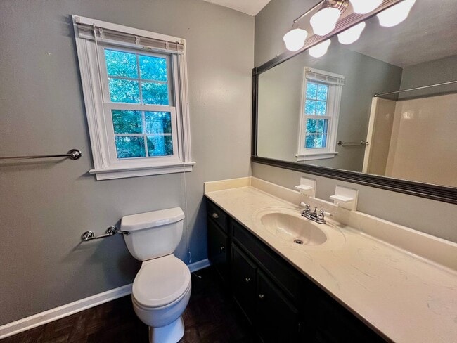Building Photo - Welcome to this beautiful home in Salem La...