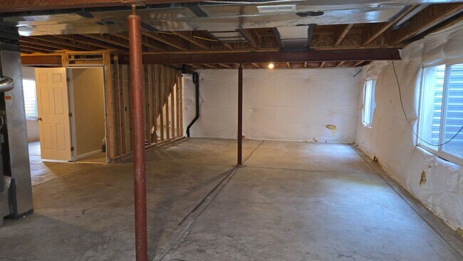 Building Photo - 7747 Mountain Laurel Dr