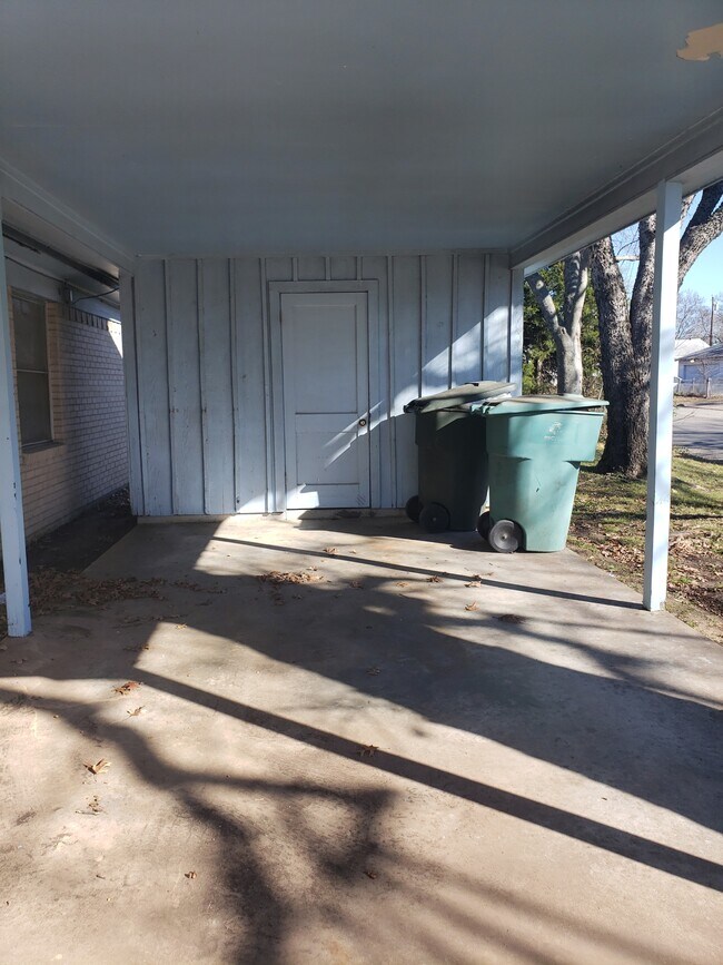 Building Photo - 1439 S Rusk St