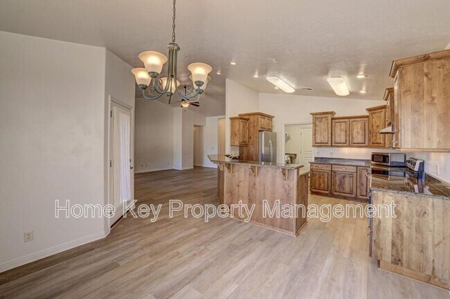 Building Photo - 259 S 300 W