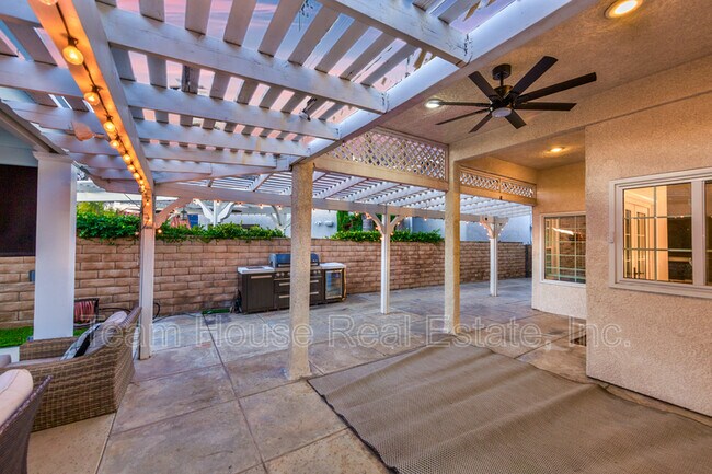 Building Photo - 22324 Circle J Ranch Rd