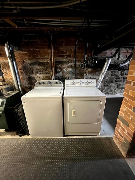 Laundry - 218 Charter Oak St