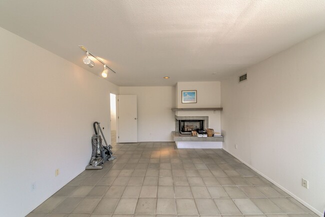 Building Photo - SANDIA HEIGHTS EXECUTIVE RENTAL 2+Story 3B...