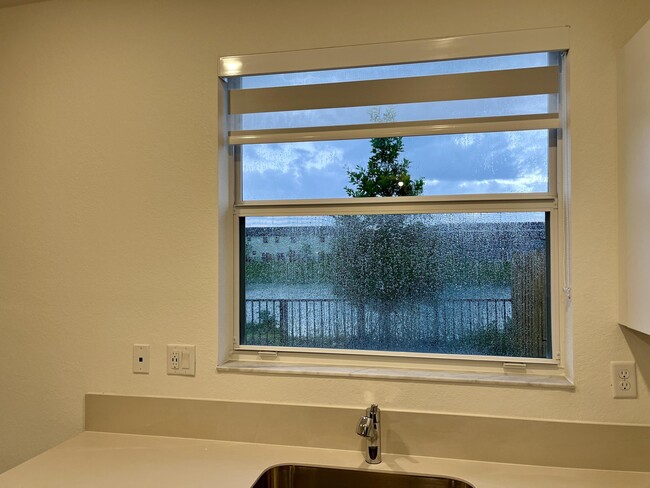 Building Photo - 2776 SE 26th Ave