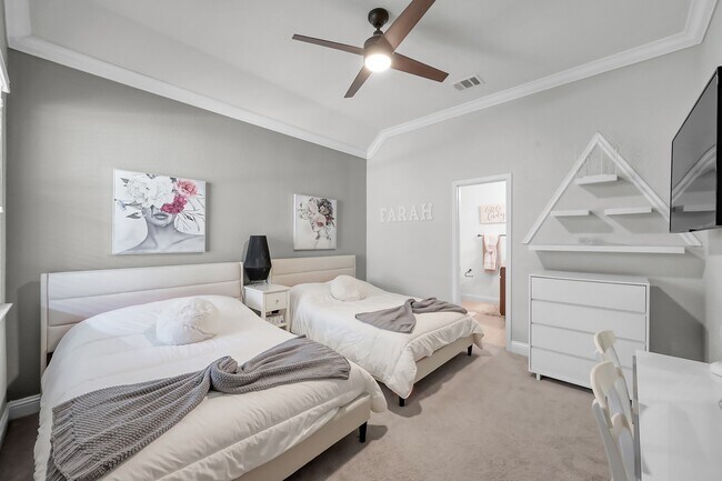 Building Photo - 98 Lindenberry Cir