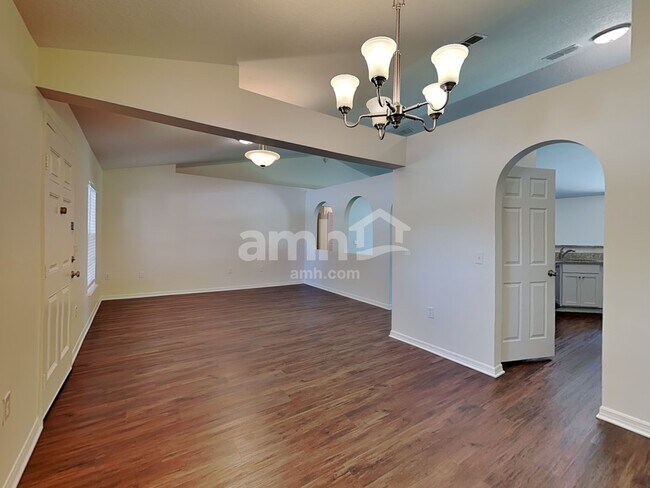 Building Photo - 1812 Roper Rd