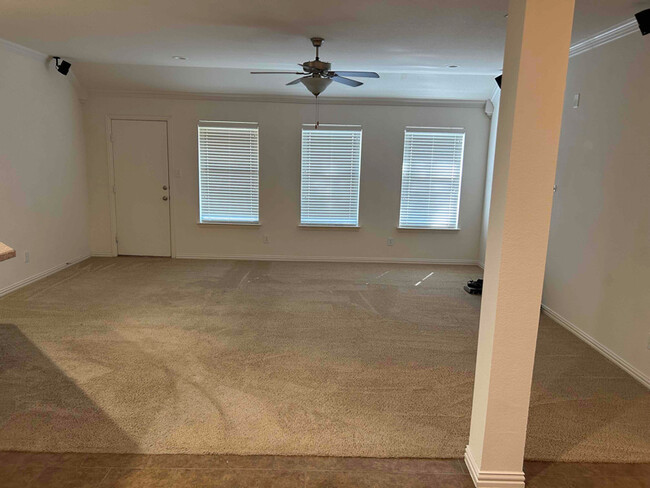Building Photo - 2804 Tenison Dr