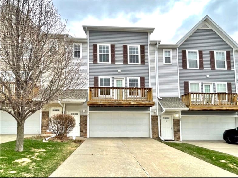 Primary Photo - 2150 NE 18th St