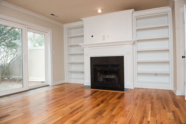 Building Photo - 93 Tennyson Dr