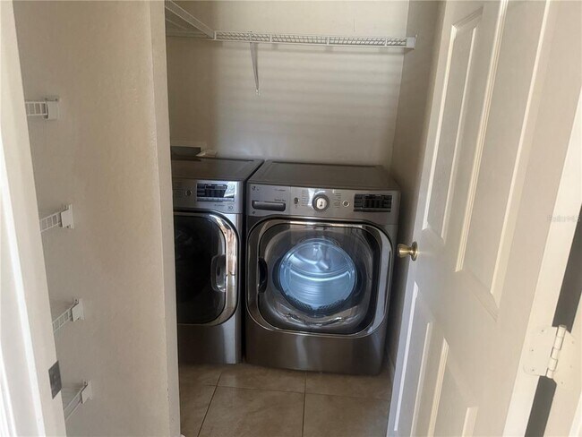 Building Photo - 2992 Langdon Ln N