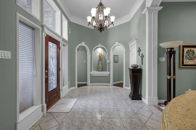 Building Photo - 192 Monterrey Rd W