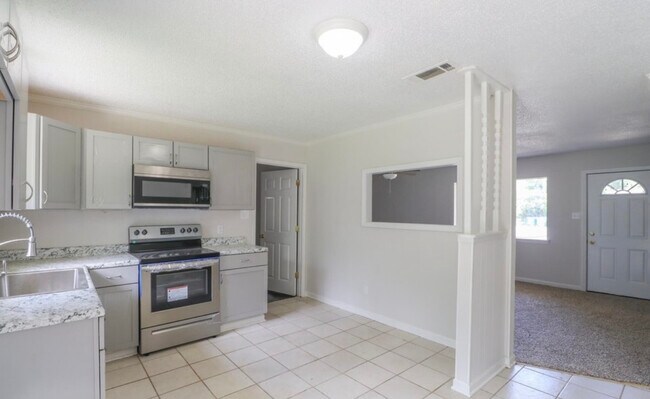 Kitchen - 2404 Knox St