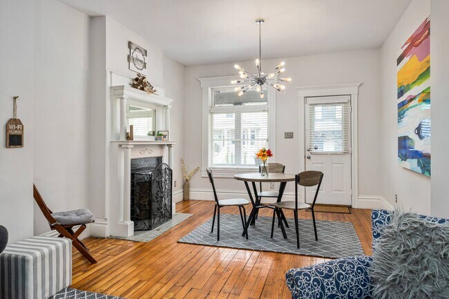 Building Photo - 802 Hamlet St