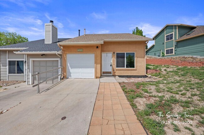 Primary Photo - Spacious & Unique 3BD/2BA Townhome w/ Gara...