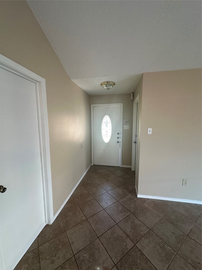 Building Photo - 4727 Roserock Ln
