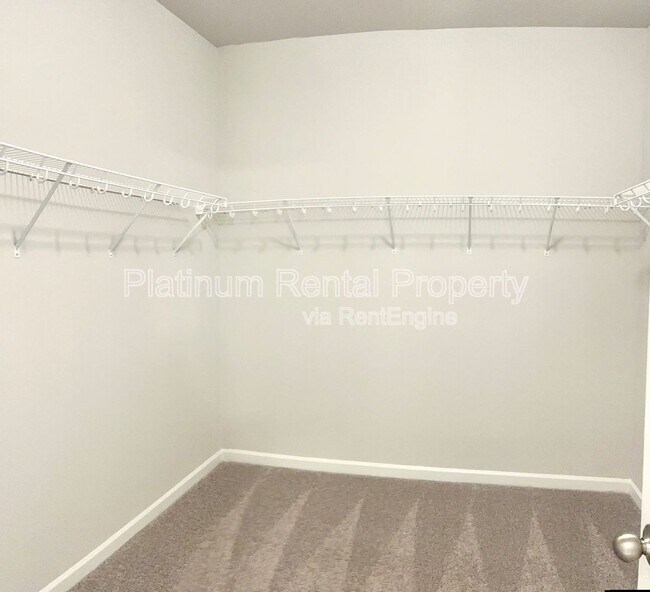 Building Photo - 4579 Silver Oak Dr SW