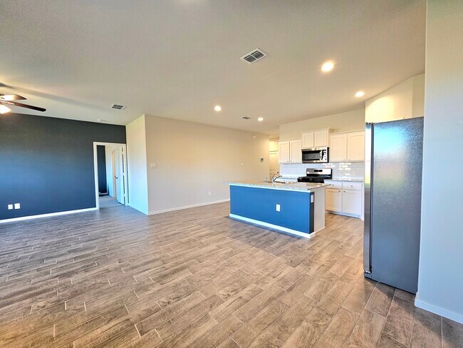 Building Photo - 5449 Red Fern Ln