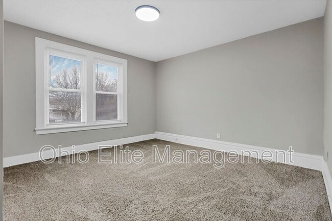 Building Photo - 295 E Woodrow Ave