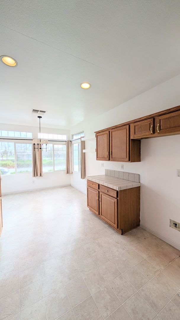 Building Photo - Very cute Single Story Single Family in Elk Grove