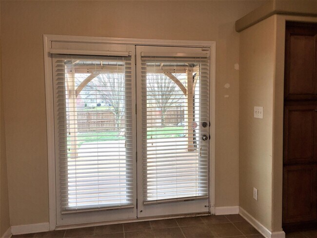 Building Photo - 3072 Prichard Dr