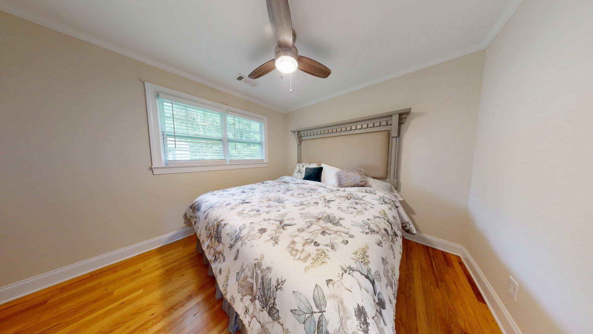 Building Photo - Totally Updated Home on Oak Bowery