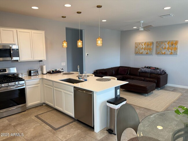 Building Photo - 8903 W Bethany Heights Dr