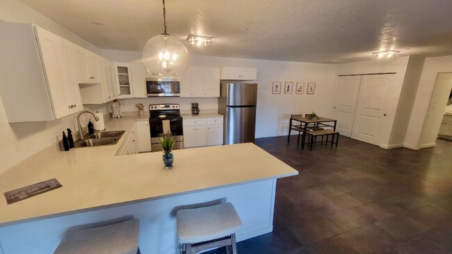 Building Photo - 140 Railroad Ave