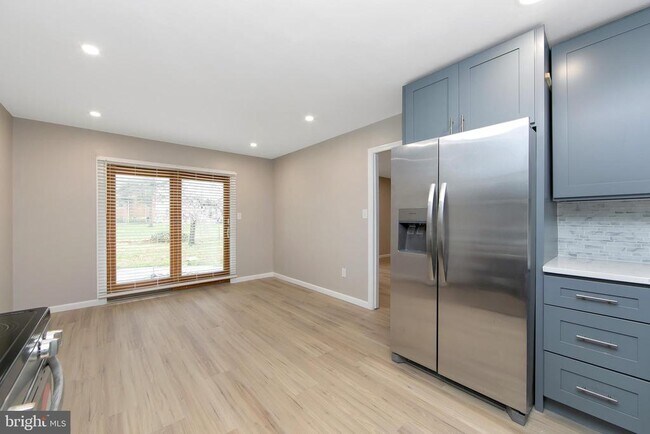 Building Photo - 2 S Sunset Rd