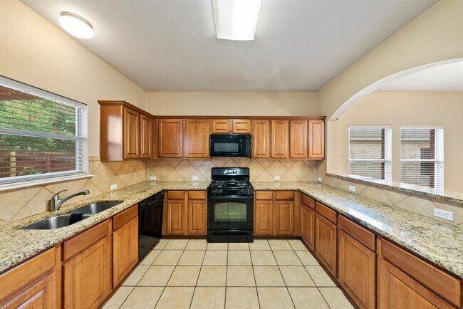 Building Photo - 11101 Liberty Farms Dr