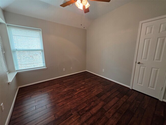 Building Photo - 5218 Cottonwood Creek Ln