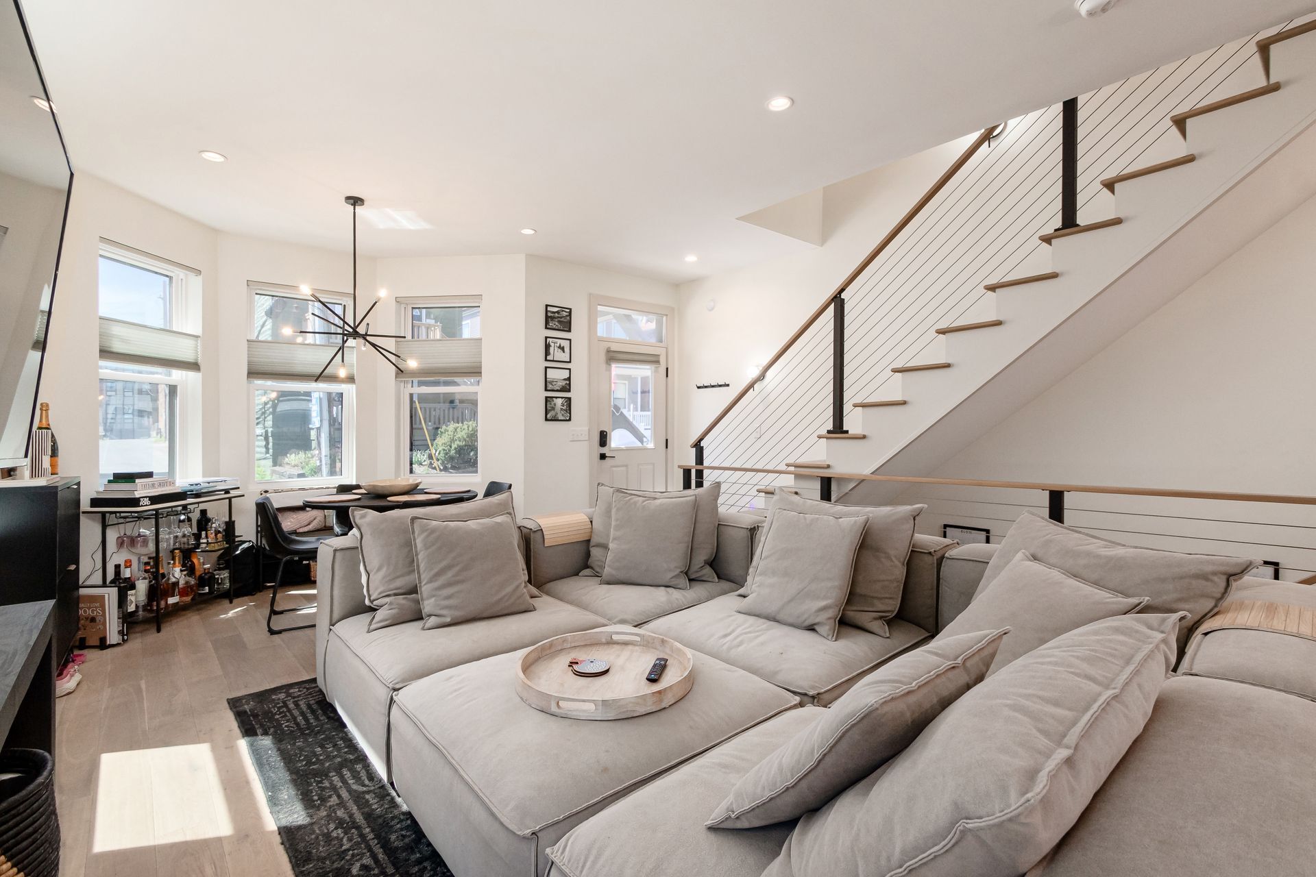 Building Photo - 1196 Hamlet St