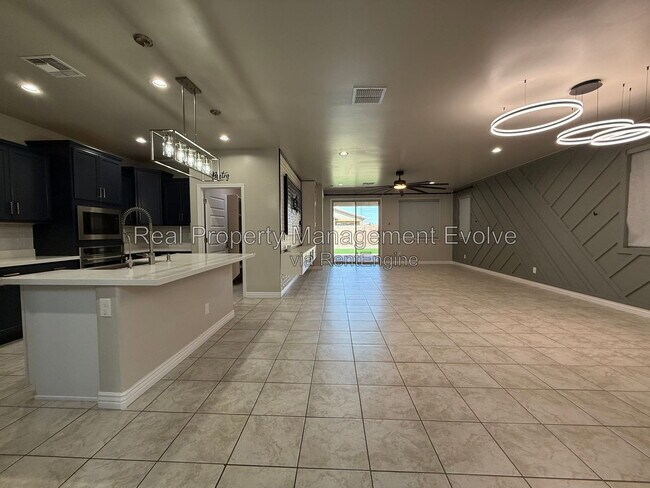 Building Photo - 5352 W Farmhand Dr