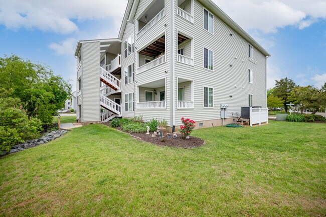 Building Photo - 205 Dockside Dr