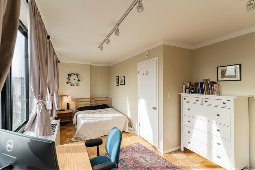 Building Photo - 2030 F St NW