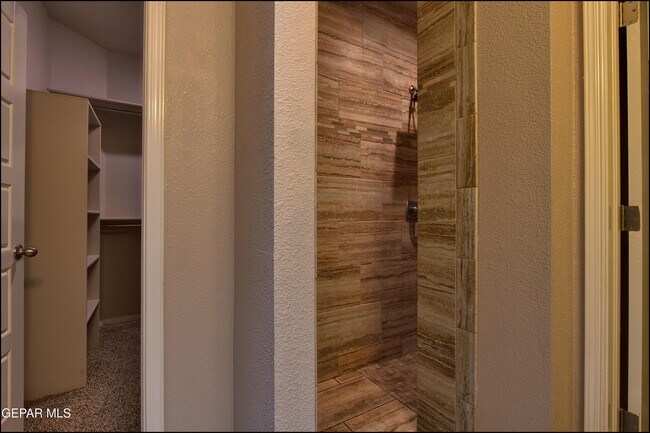 Building Photo - 221 Jennice Cir