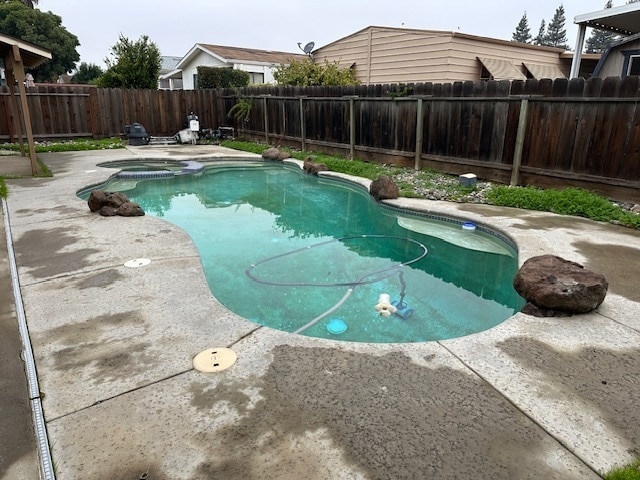 Building Photo - Modesto, 4 Bedroom 2.5 Bathroom Home
