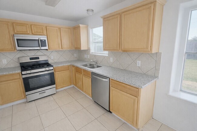 Building Photo - 14123 Fox Creek Park Dr