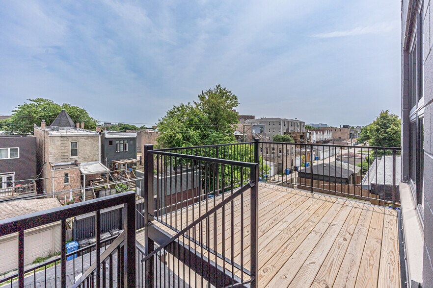 Building Photo - 4827 S St Lawrence Ave