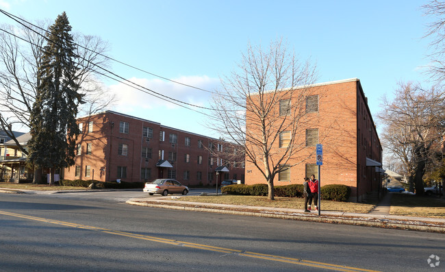 Building Photo - 366 Park Road Apartments