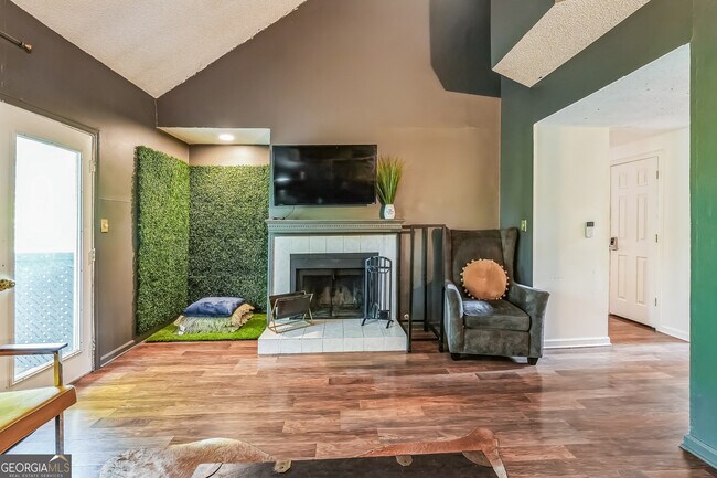 Building Photo - 502 Ivy Green Ln SE