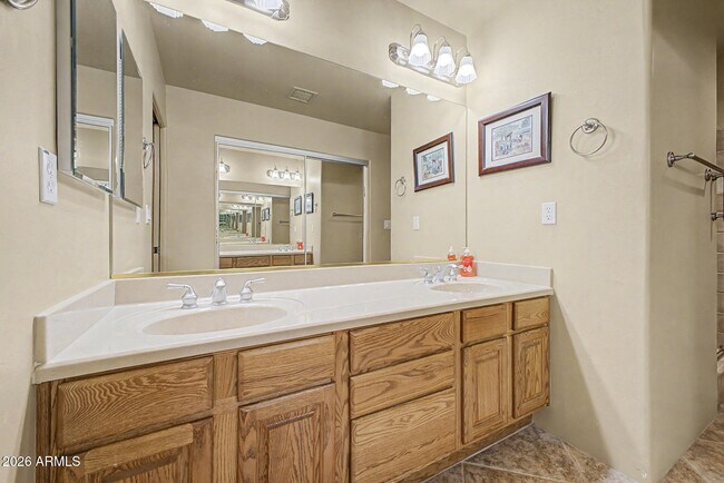 Building Photo - 6540 E Redmont Dr