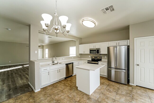 Building Photo - 11390 W Massey Dr