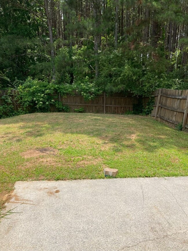 Building Photo - Updated 3/2.5 Townhouse in Armuchee- $1,350