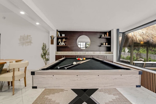 Building Photo - 20140 NE 25th Ct