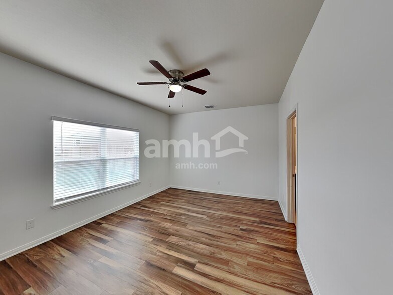 Building Photo - 12250 Commander Dr