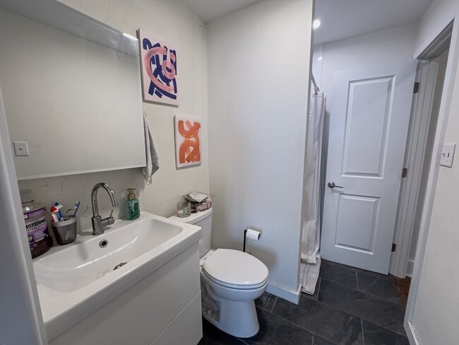 Building Photo - 1832-34 Callowhill St