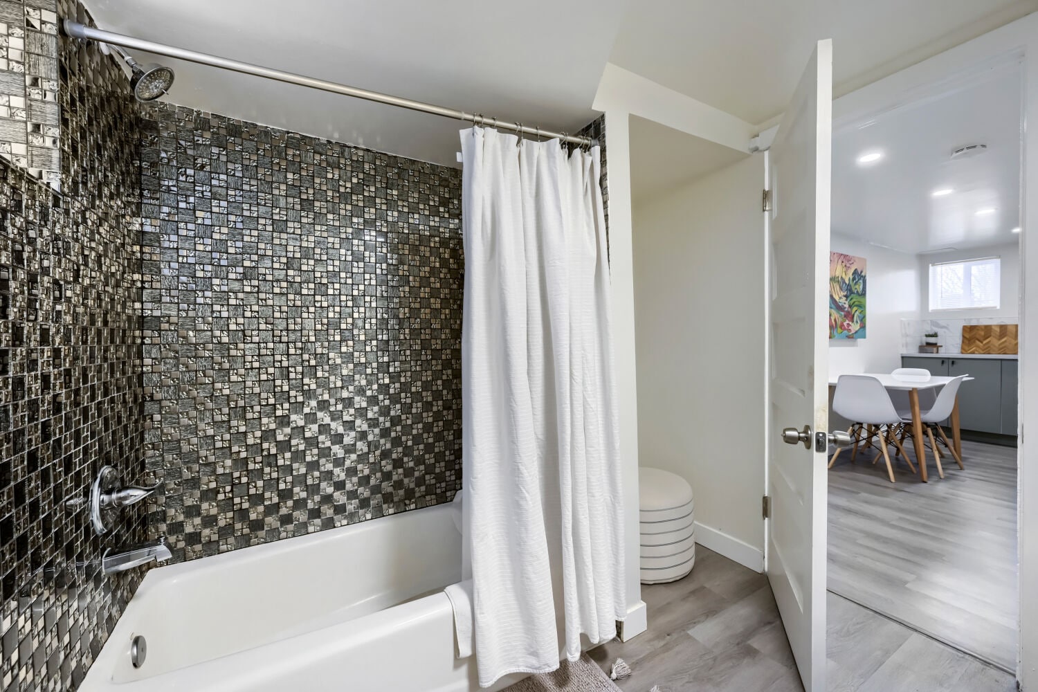 Building Photo - 3305 N Clay St