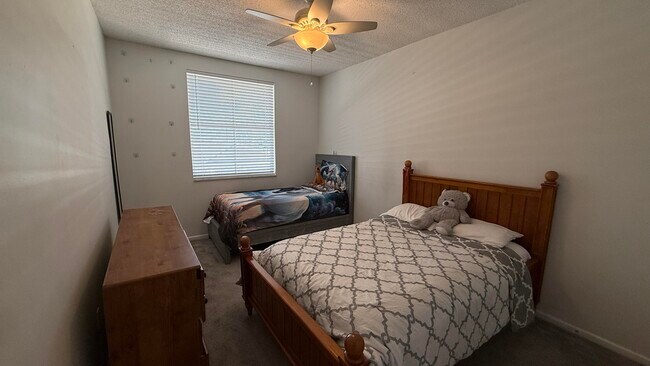 Building Photo - 2060 Greenview Shores Blvd